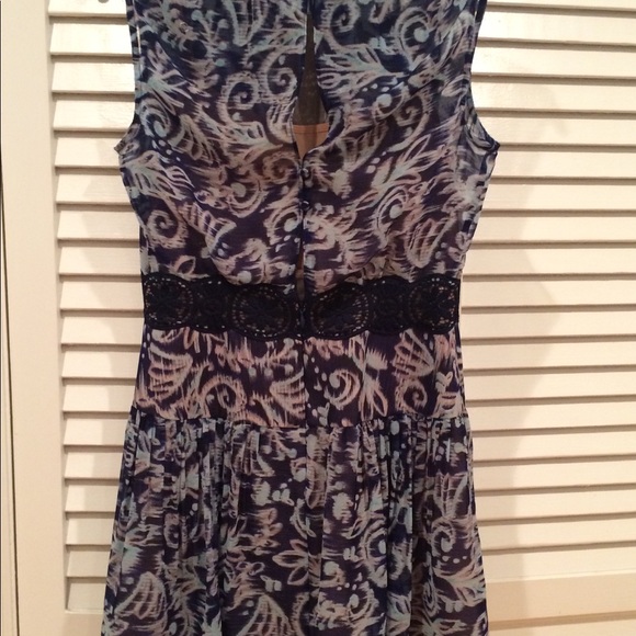 BCBG Aymeline Lace-Trim Print-Blocked Dress - Picture 4 of 6